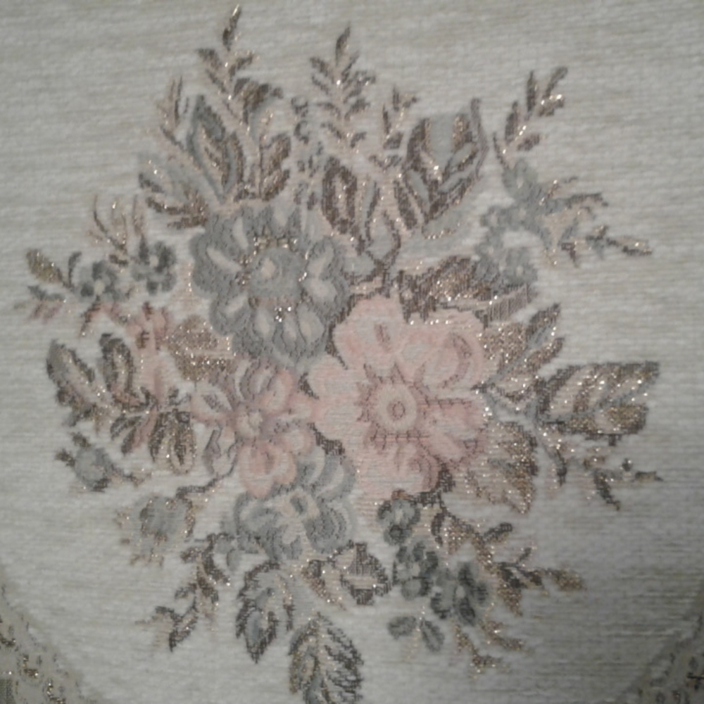 Table Runner - Picture 4 of 5